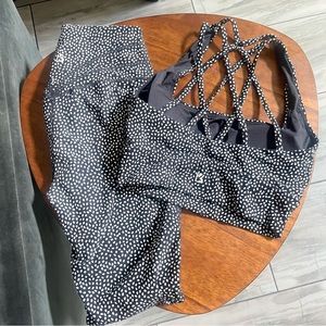 Buff Bunny Small legacy leggings and Geo sports bra set bossy black